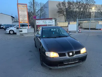 Gebraucht Seat Cordoba Stella 75 PS (55 kW) 2000 Schwarz Limousine