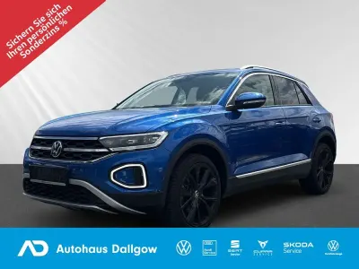 Gebraucht VW T-Roc Style 150 PS (110 kW) 2024 Ravennablau metallic SUV