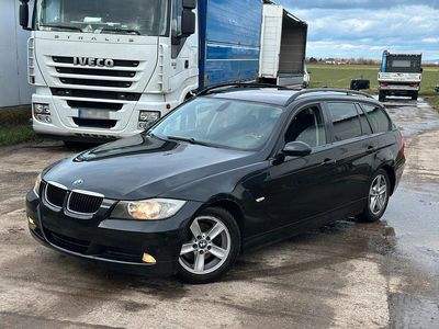 Gebraucht BMW 320 163 PS (119 kW) 2007 Schwarz Kombi