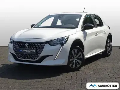 Gebraucht Peugeot e-208 Active 100 kW (136 PS) 2022 Weiss Kleinwagen