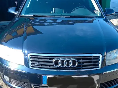 Gebraucht Audi A8 334 PS (245 kW) 2003 Blau Limousine