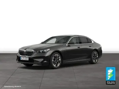Gebraucht BMW 550e 489 PS (359 kW) 2025 Grau Limousine