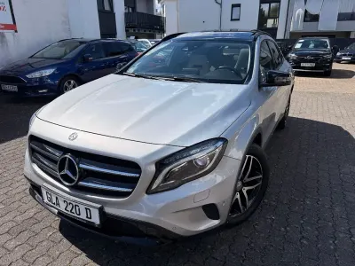 Gebraucht Mercedes GLA220 177 PS (130 kW) 2015 Silber SUV