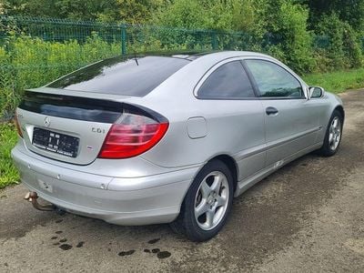 Usado Mercedes CL220 143 HP (105 kW) 2003 Prateado Coupé