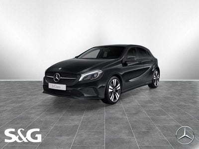Gebraucht Mercedes A180 Night 109 PS (80 kW) 2018 Metalliclack kosmosschwarz Limousine