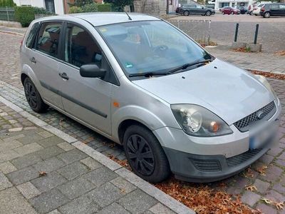 gebraucht Ford Fiesta 89.000 Kilometer 1.3 Benziner