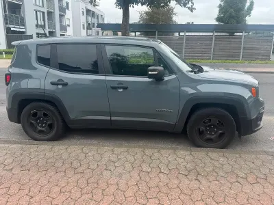 Gebraucht Jeep Renegade Sport 110 PS (80 kW) 2017 Grau SUV
