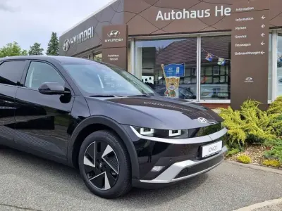 Neu Hyundai Ioniq 125 kW (170 PS) 2026 Abyss black Kleinwagen