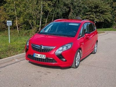 Rot Gebraucht 2014 Opel Zafira Tourer OPC Van / Kleinbus | 10.500 € (Fairer Preis)