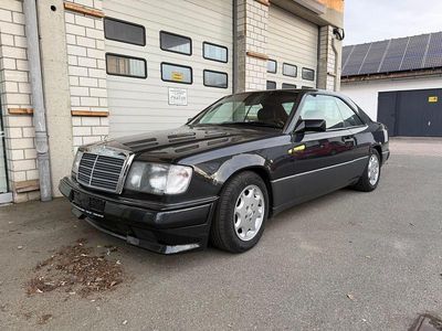 Usata Mercedes E300 179 CV (131 kW) 1988 Nero Berlina