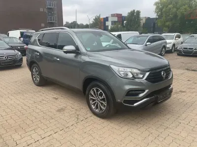 Gebraucht SsangYong Rexton 181 PS (133 kW) 2018 Grau SUV