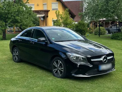 Gebraucht Mercedes CLA200 Business 156 PS (114 kW) 2017 Schwarz Coupé
