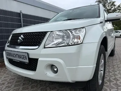 Gebraucht Suzuki Grand Vitara 129 PS (94 kW) 2011 Weiß SUV
