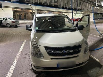 Hyundai H-1