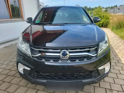 Gebraucht SsangYong Korando 178 PS (130 kW) 2019 Schwarz SUV