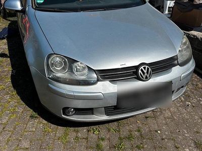 Usata VW Golf IV 102 CV (75 kW) 2004 Argento Utilitaria