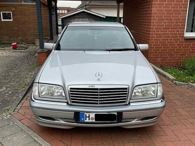 Silber Gebraucht 1997 Mercedes C240 Limousine | 5.900 € (Fairer Preis)