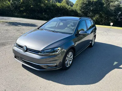 Gebraucht VW Golf VII Comfortline 131 PS (96 kW) 2019 Grau Kombi