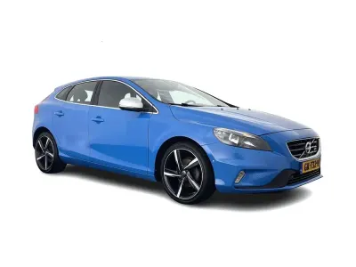 Używany Volvo V40 Business Edition 120 KM (88 kW) 2015 Niebieski Sedan/Limuzyna