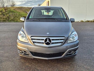 Usata Mercedes B180 109 CV (80 kW) 2010 Grigio Monovolume