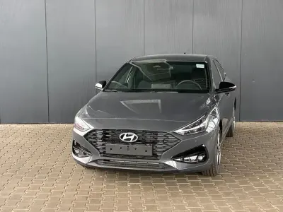 Neu Hyundai i30 Comfort 100 PS (73 kW) 2025 Grau