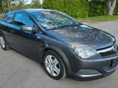 Gebraucht Opel Astra 90 PS (66 kW) 2009 Grau Kleinwagen