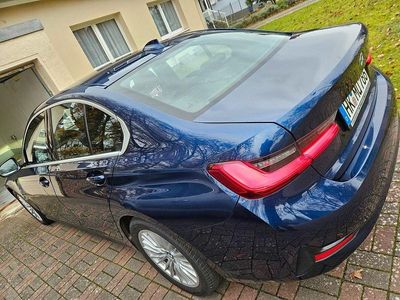 Gebraucht BMW 320 Sport Line 190 PS (139 kW) 2019 Blau Limousine