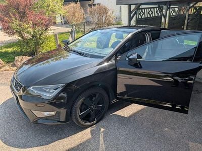 Używany Seat Leon FR 150 KM (110 kW) 2015 Czarny Sedan/Limuzyna