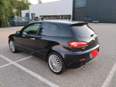 Gebraucht Alfa Romeo 147 105 PS (77 kW) 2008 Schwarz Kleinwagen