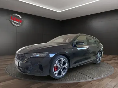 Neu Skoda Octavia RS 265 PS (194 kW) 2026 Schwarz Kombi