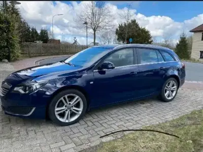Gebraucht Opel Insignia 140 PS (102 kW) 2014 Blau Kombi