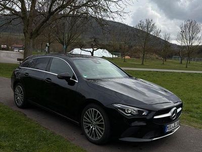 Gebraucht Mercedes CLA200 Shooting Brake 150 PS (110 kW) 2019 Schwarz Kombi