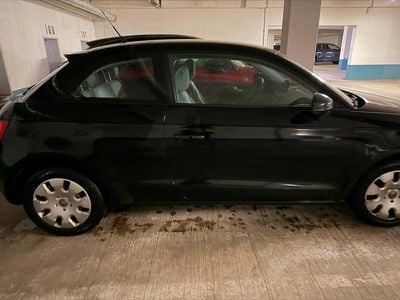 Second-hand Audi A1 Attraction 86 CP (63 kW) 2011 Negru Hatchback