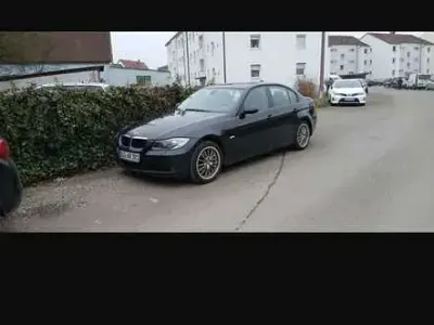 Gebraucht BMW 320 170 PS (125 kW) 2009 Blau Limousine