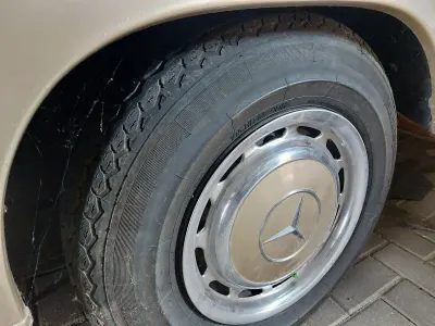 Gebraucht Mercedes 280 185 PS (136 kW) 1972 Gold Cabrio