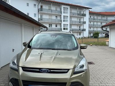 Gebraucht Ford Kuga 180 PS (132 kW) 2014 Grün SUV