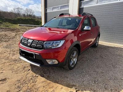 Gebraucht Dacia Sandero Prestige 90 PS (66 kW) 2017 Rot SUV