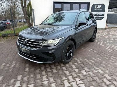 Grau Gebraucht 2023 VW Tiguan Life SUV | 30.999 € (Fairer Preis)