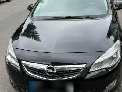 Gebraucht Opel Astra 140 PS (102 kW) 2010 Schwarz Kleinwagen