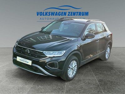 Gebraucht VW T-Roc Life 116 PS (85 kW) 2024 Deep black perleffekt (metallic) SUV