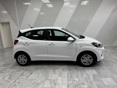 Gebraucht Hyundai i10 Select 100 PS (73 kW) 2020 Weiß Kleinwagen