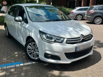 Gebraucht Citroën C4 102 PS (75 kW) 2016 Weiß Kleinwagen