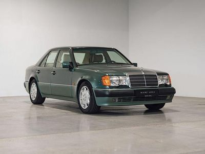 Grün Gebraucht 1991 Mercedes E500 Limousine | 85.900 €