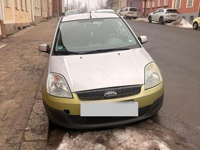 Gebraucht Ford Fiesta 60 PS (44 kW) 2008 Silber Kleinwagen