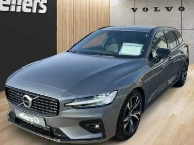 Usado Volvo V60 R-Design 150 HP (110 kW) 2021 Cinzento Carrinha