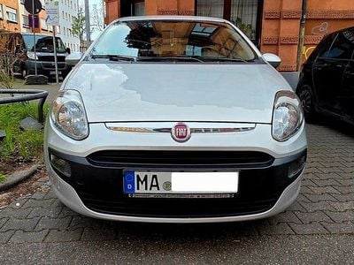 Gebraucht Fiat Punto Active 77 PS (56 kW) 2010 Grau Kleinwagen