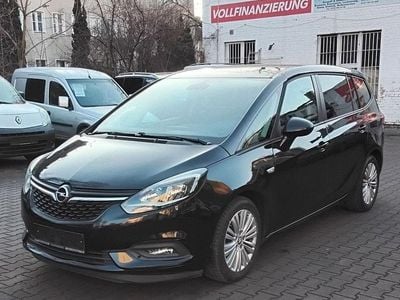 Schwarz Gebraucht 2016 Opel Zafira Edition Van / Kleinbus | 9.450 € (Fairer Preis)