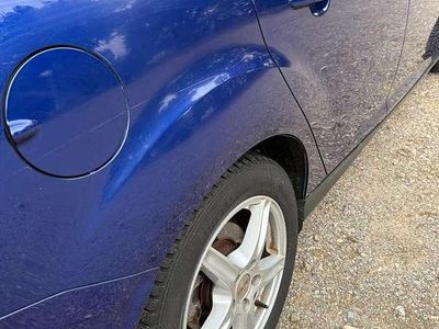 Gebraucht Ford Focus 105 PS (77 kW) 2016 Blau Kombi