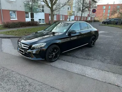Gebraucht Mercedes C180 Avantgarde 156 PS (114 kW) 2018 Schwarz Limousine