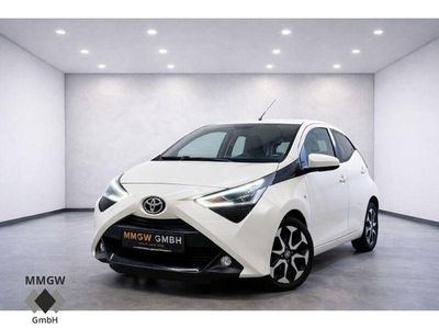 Weiß Gebraucht 2021 Toyota Aygo X-play Kleinwagen | 9.690 € (Fairer Preis)